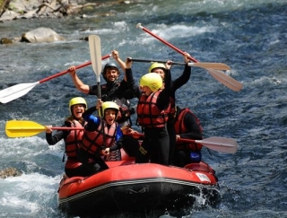  Rafting-Abfahrt mit Freunden auf der Durance 